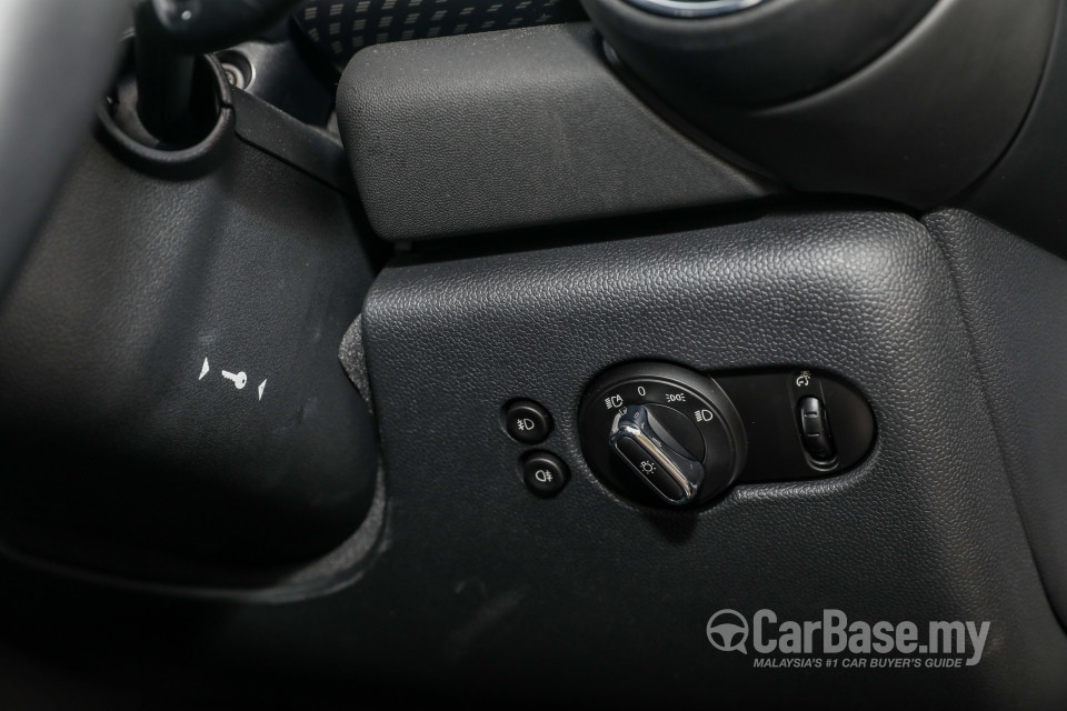 MINI 3 Door F56 (2014) Interior