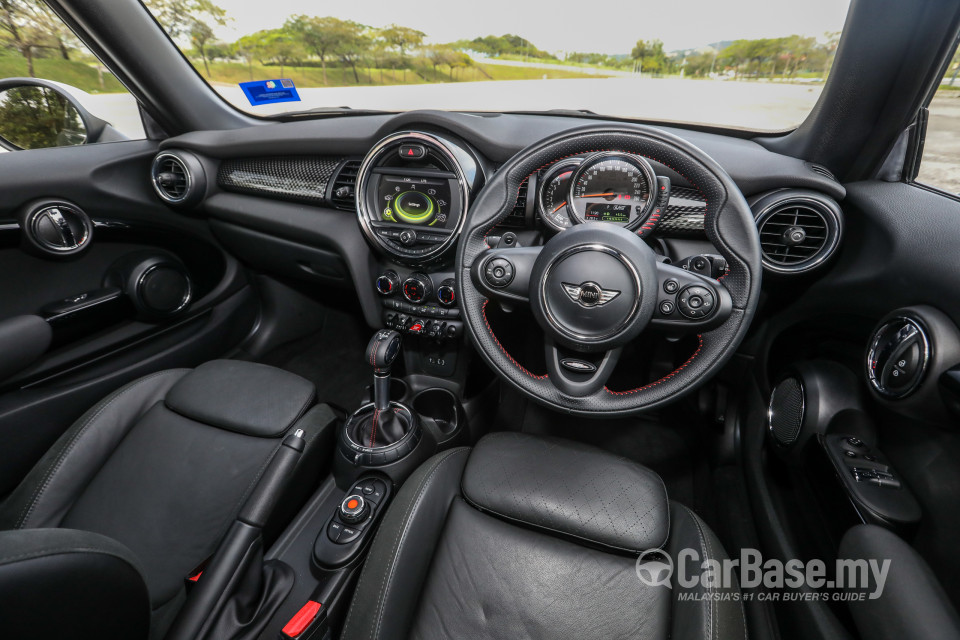MINI 3 Door F56 (2014) Interior