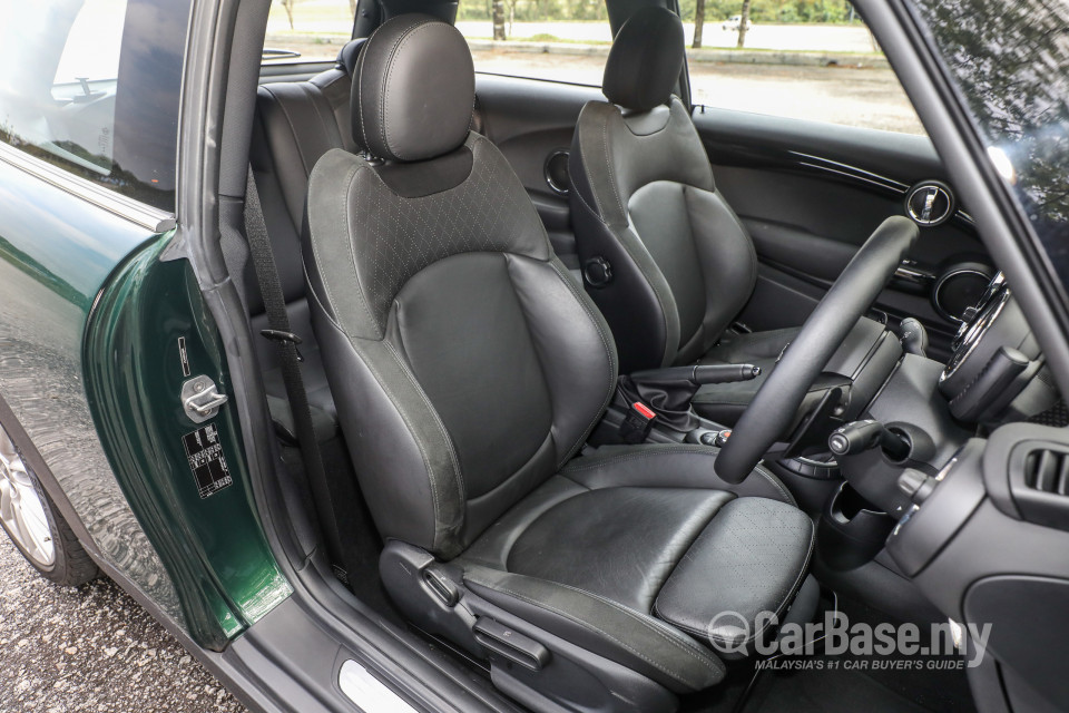 MINI 3 Door F56 (2014) Interior