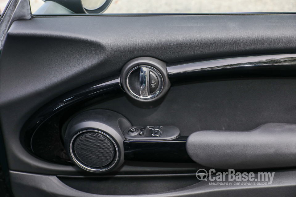 MINI 3 Door F56 (2014) Interior