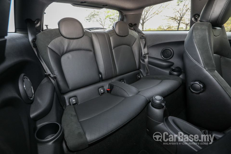 MINI 3 Door F56 (2014) Interior