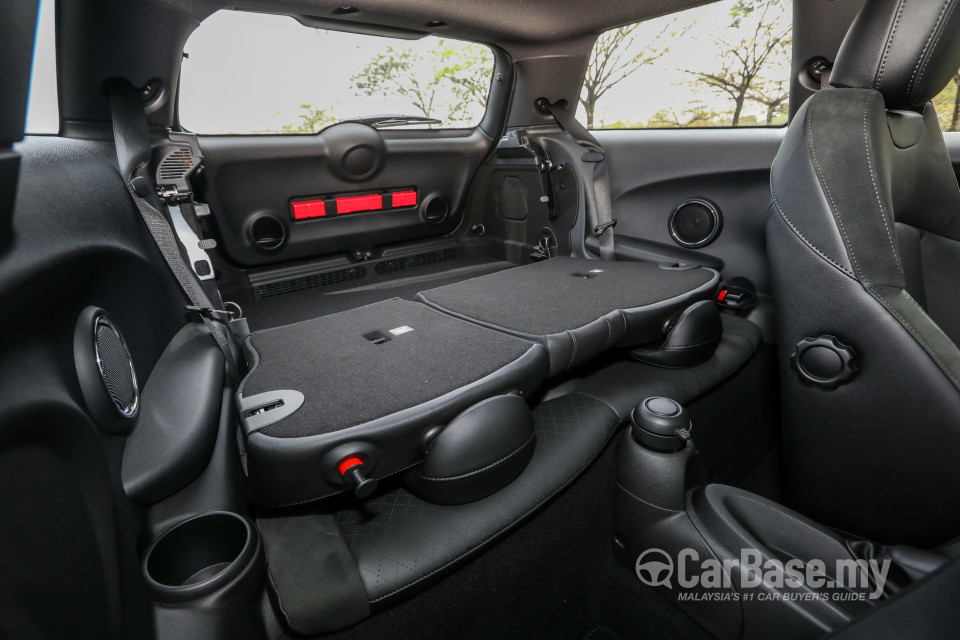 MINI 3 Door F56 (2014) Interior