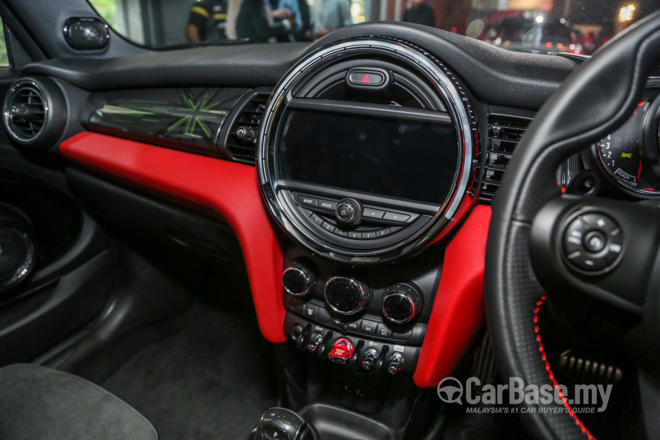 MINI 3 Door F56 LCI (2018) Interior