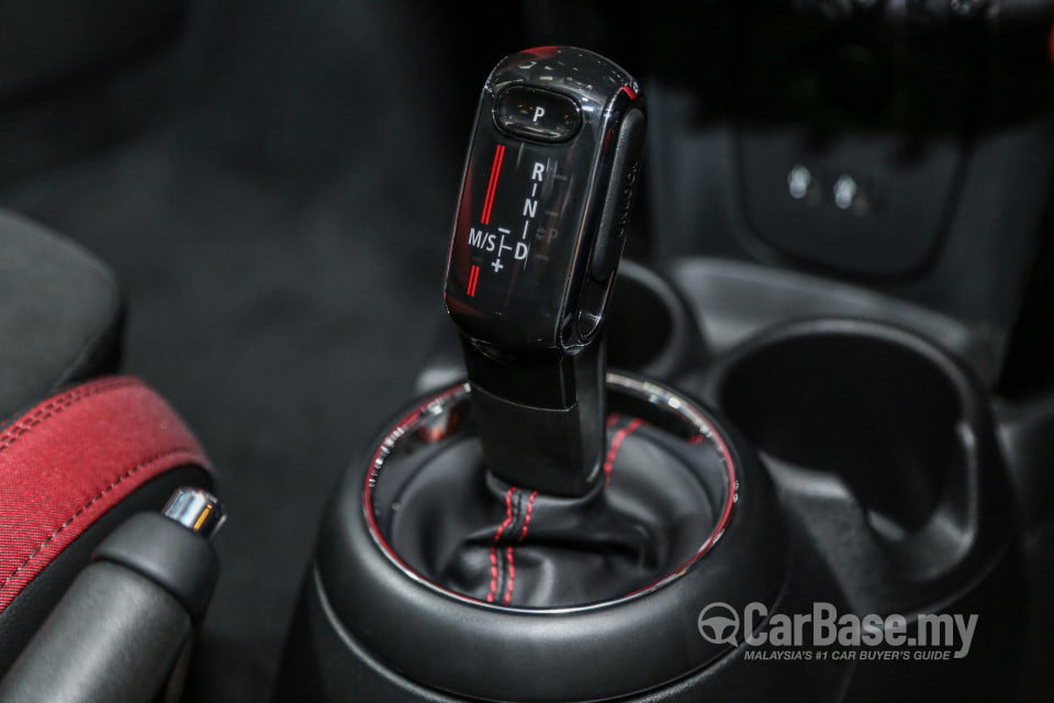 MINI 3 Door F56 LCI (2018) Interior