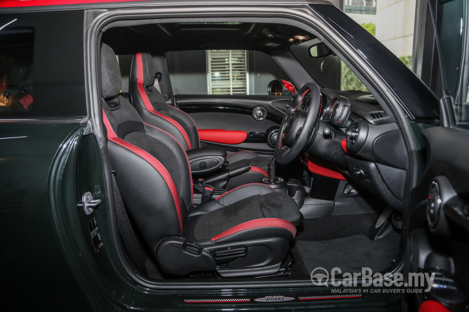 MINI 3 Door F56 LCI (2018) Interior