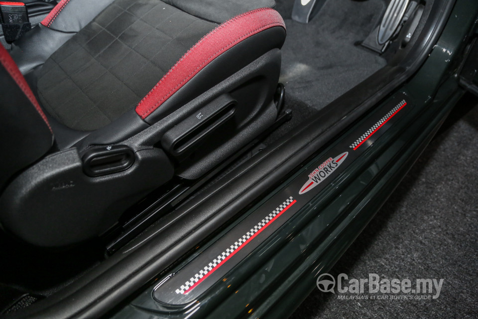 MINI 3 Door F56 LCI (2018) Interior