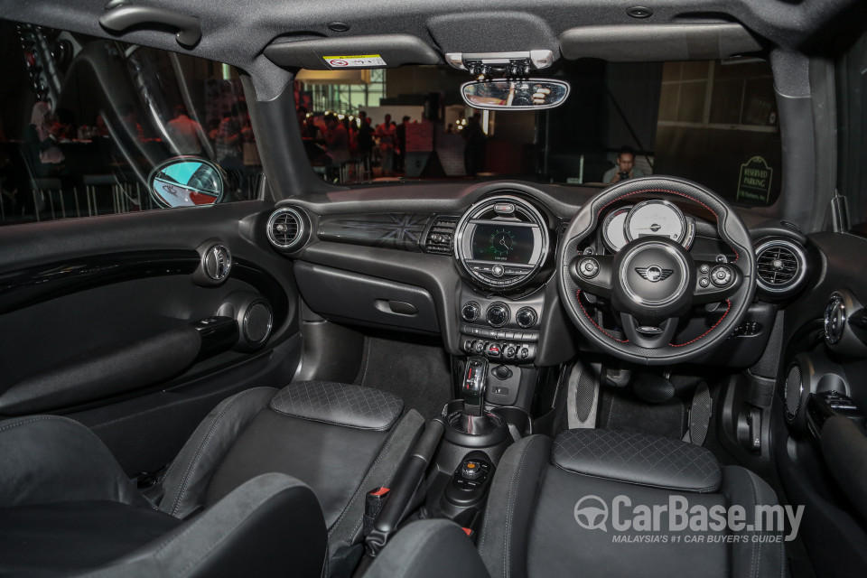 MINI 3 Door F56 LCI (2018) Interior