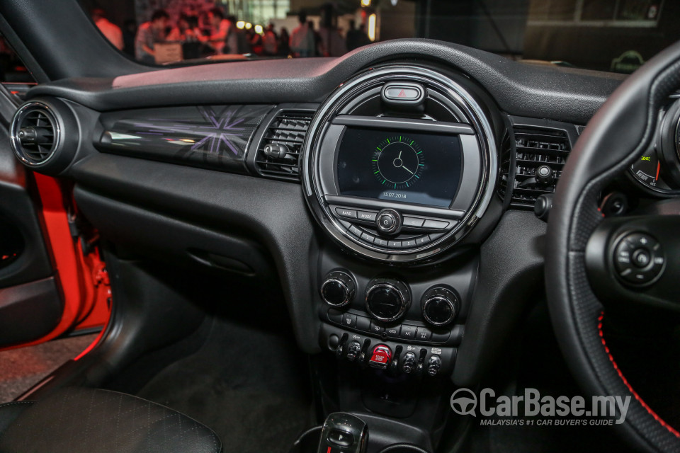 MINI 3 Door F56 LCI (2018) Interior