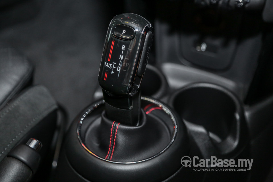 MINI 3 Door F56 LCI (2018) Interior