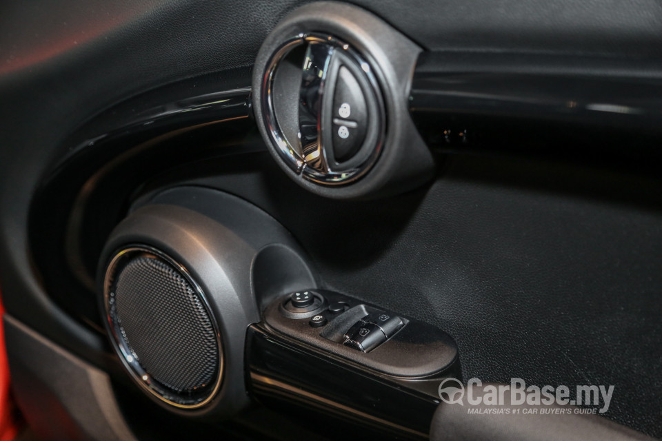 MINI 3 Door F56 LCI (2018) Interior