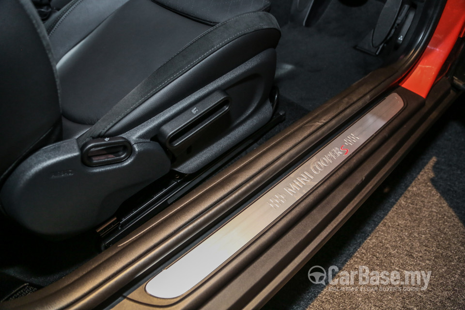 MINI 3 Door F56 LCI (2018) Interior