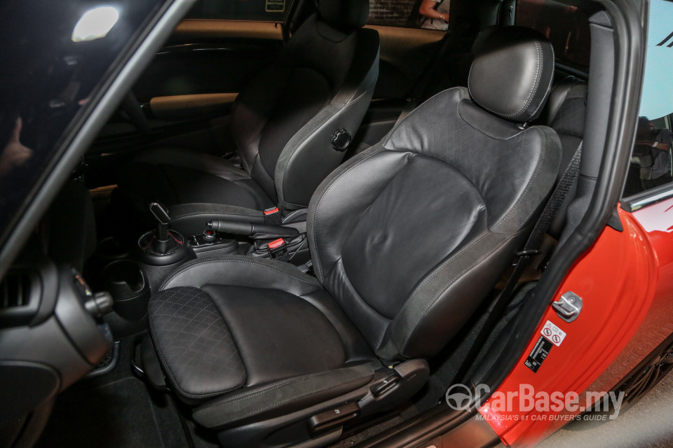 MINI 3 Door F56 LCI (2018) Interior