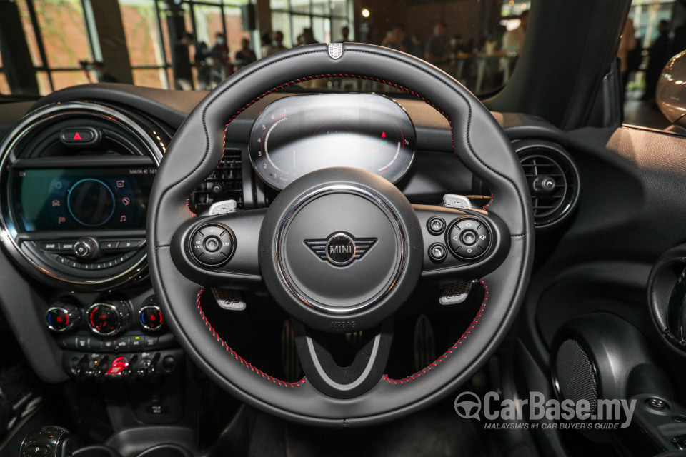 MINI 3 Door F56 LCI (2018) Interior