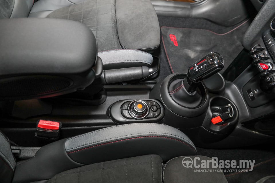 MINI 3 Door F56 LCI (2018) Interior