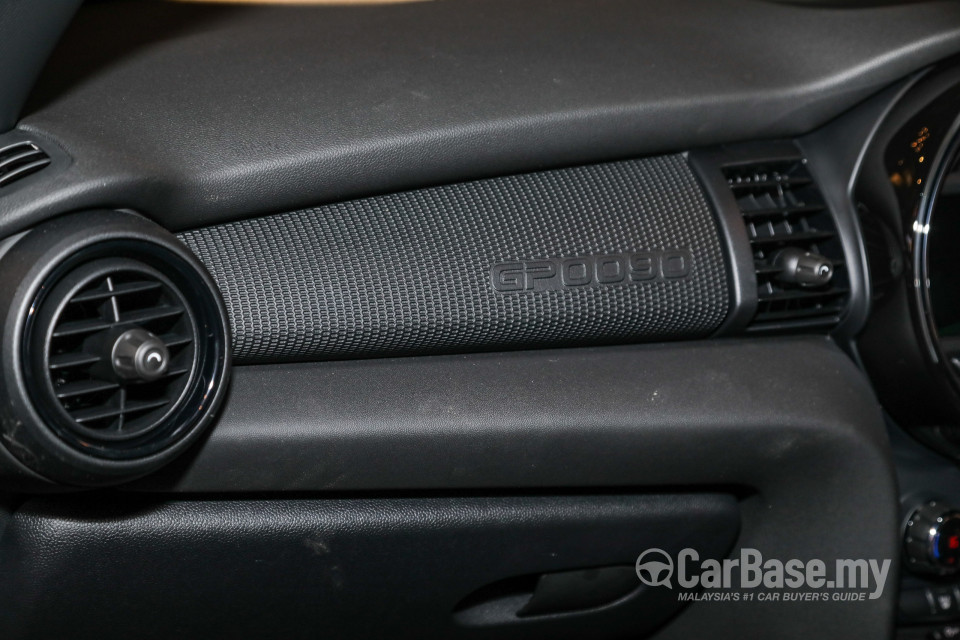 MINI 3 Door F56 LCI (2018) Interior