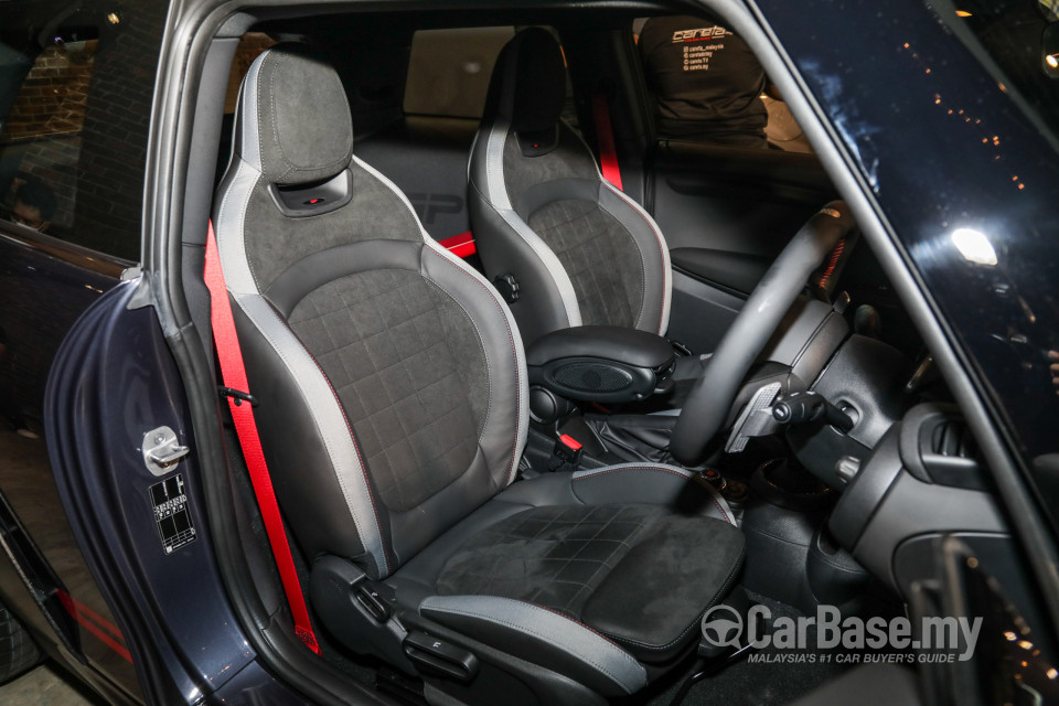MINI 3 Door F56 LCI (2018) Interior