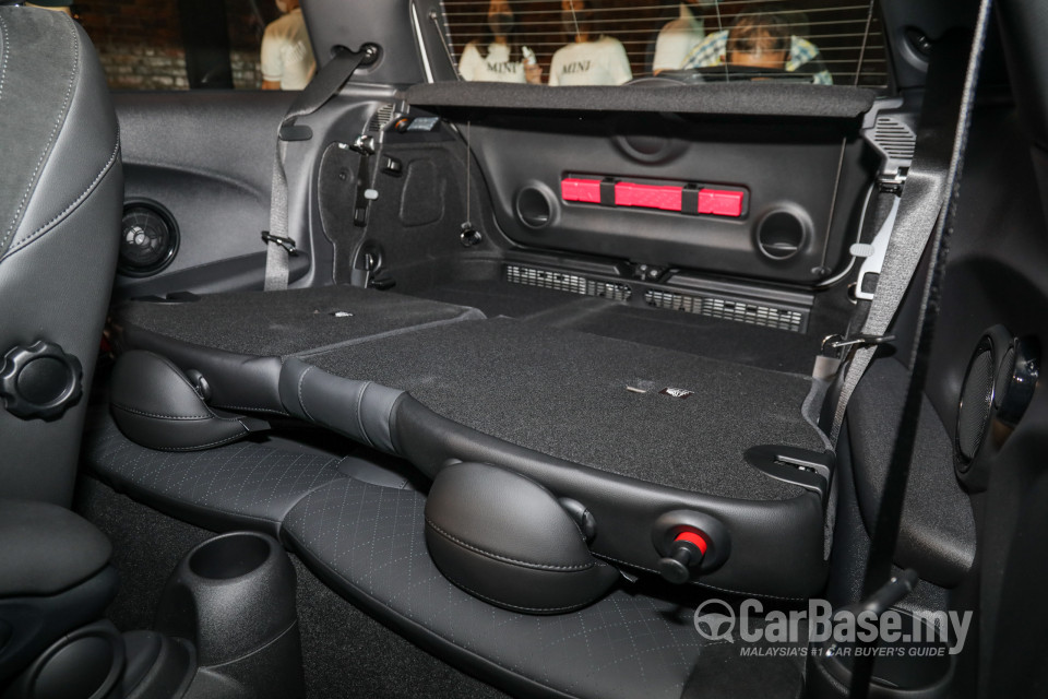 MINI 3 Door F56 LCI (2018) Interior