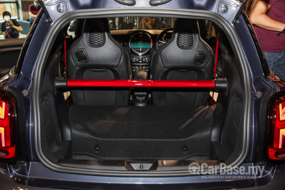 MINI 3 Door F56 LCI (2018) Interior