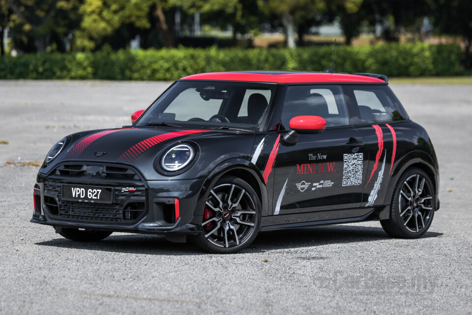 MINI 3 Door F66 (2024) Exterior