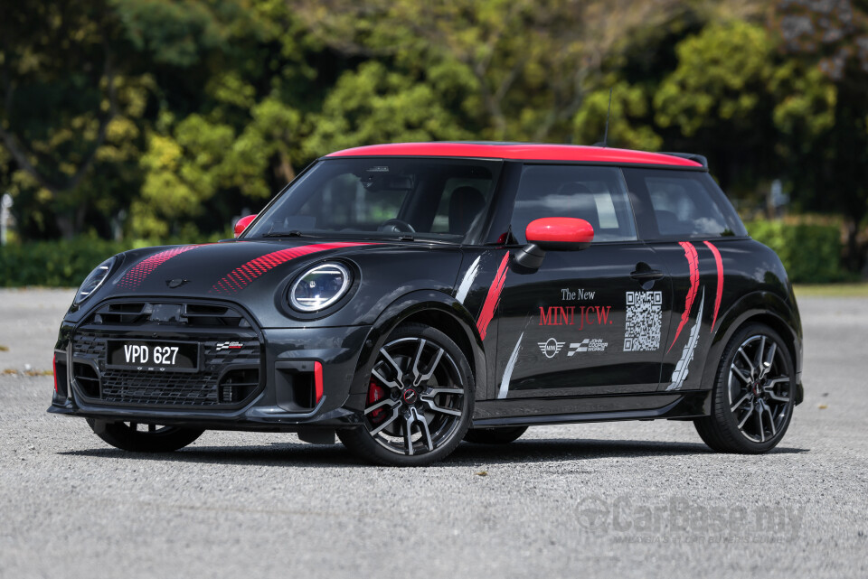 MINI 3 Door F66 (2024) Exterior