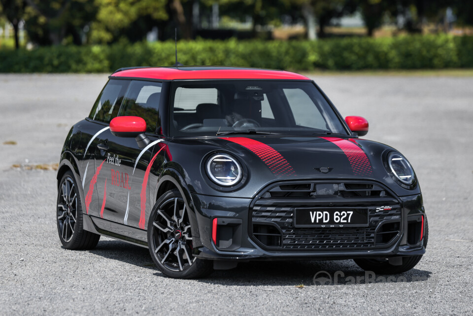 MINI 3 Door F66 (2024) Exterior
