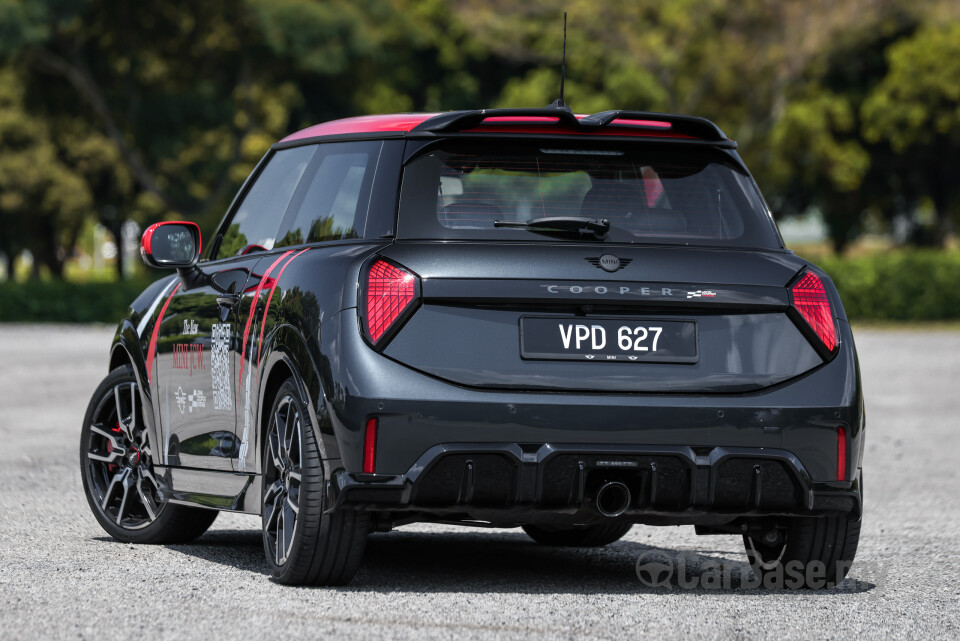 MINI 3 Door F66 (2024) Exterior