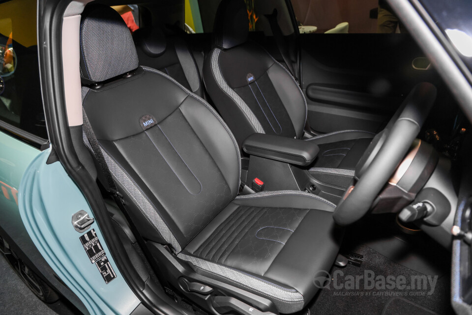 MINI 3 Door F66 (2024) Interior