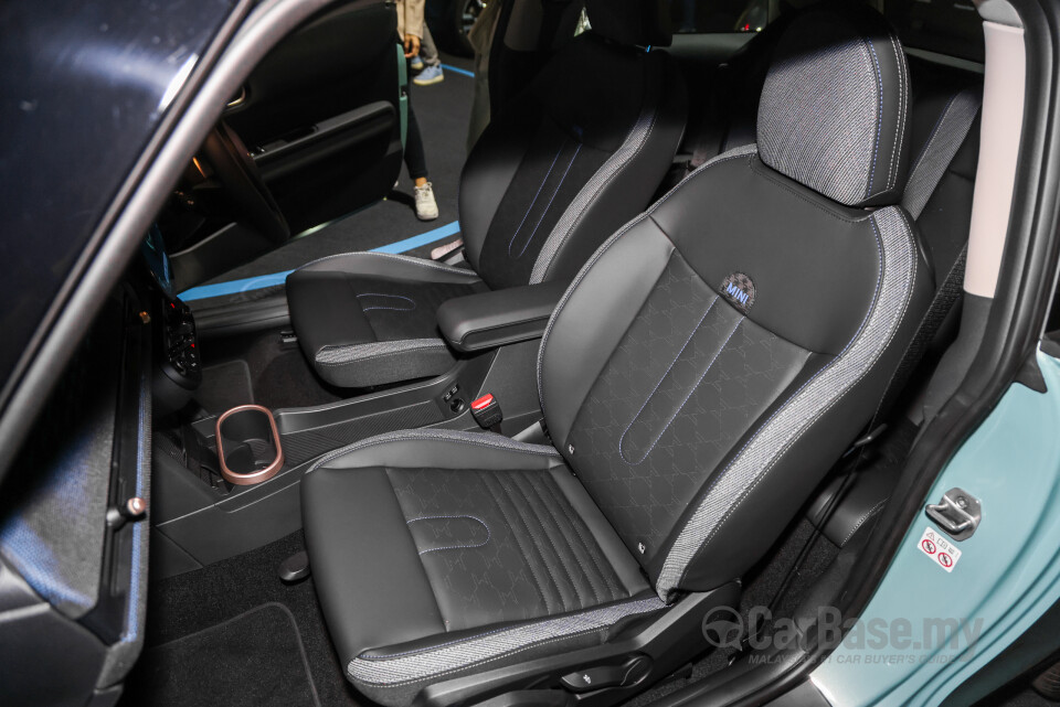 MINI 3 Door F66 (2024) Interior