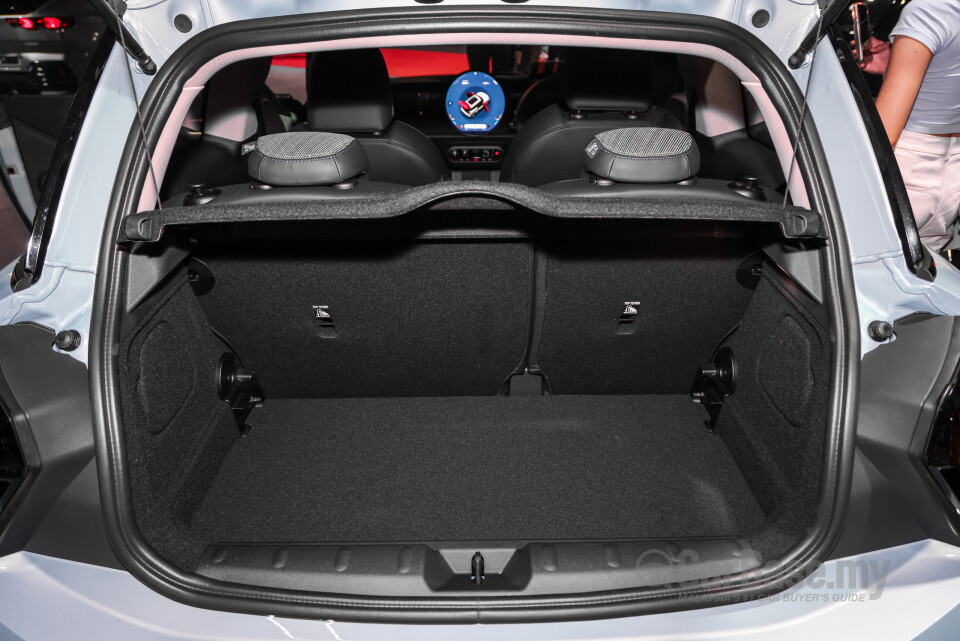MINI 3 Door F66 (2024) Interior