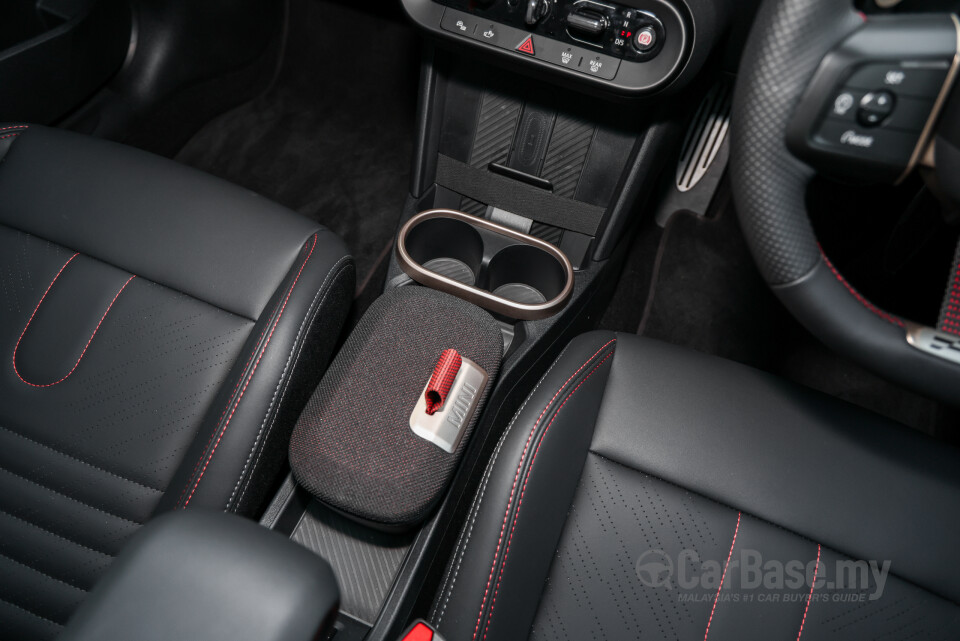 MINI 3 Door F66 (2024) Interior