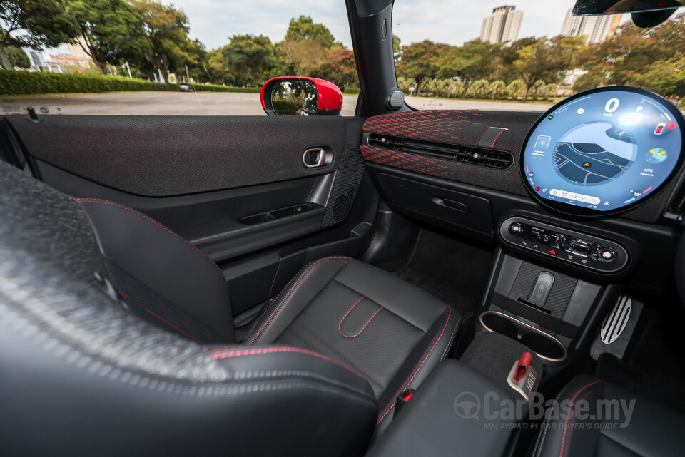 MINI 3 Door F66 (2024) Interior
