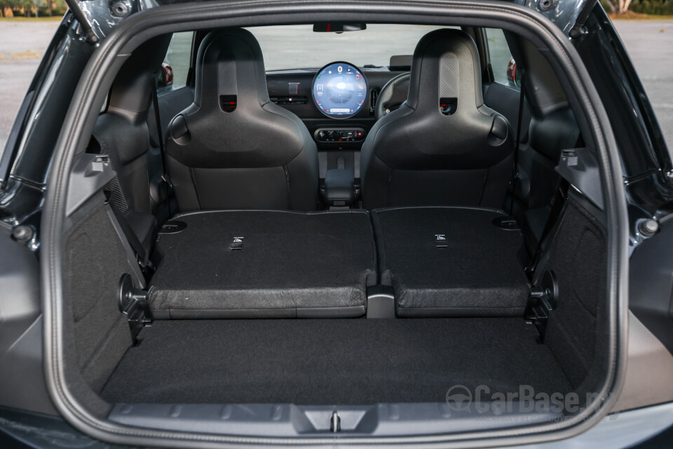 MINI 3 Door F66 (2024) Interior