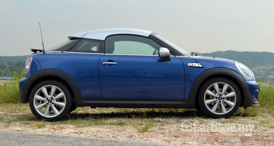 MINI Coupe Mk1 (2011) Exterior