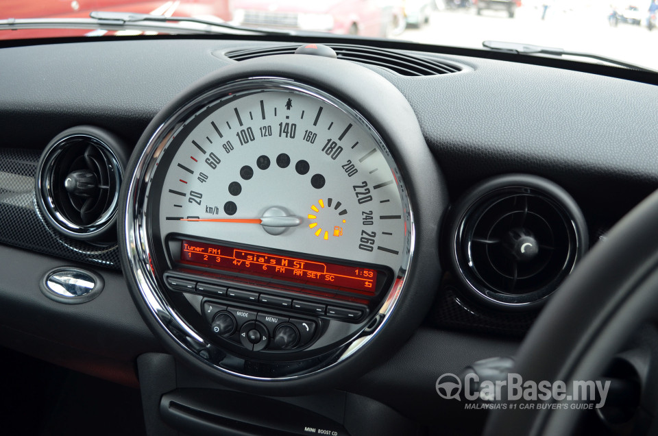 MINI Coupe Mk1 (2011) Interior