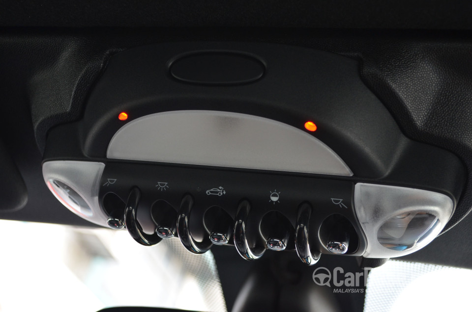 MINI Coupe Mk1 (2011) Interior