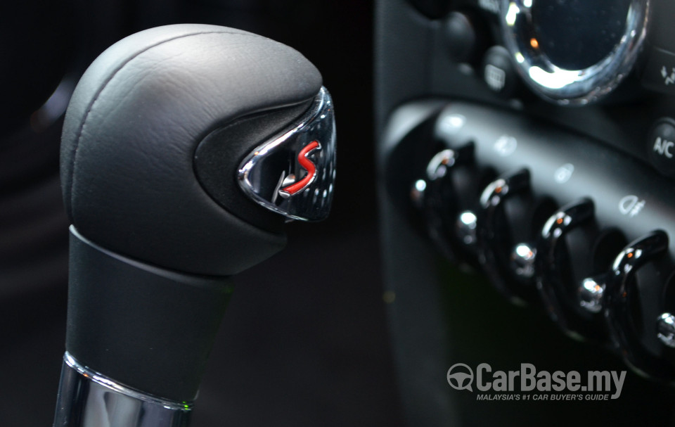 MINI Coupe Mk1 (2011) Interior