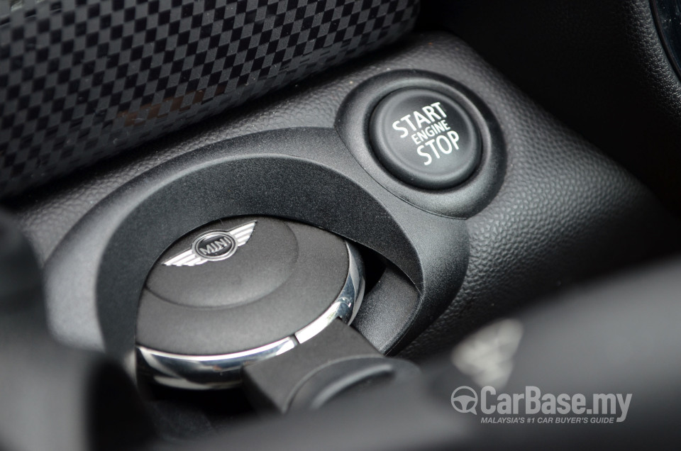MINI Coupe Mk1 (2011) Interior