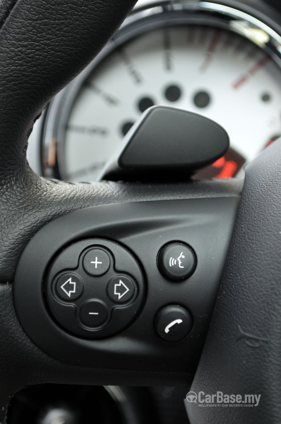 MINI Coupe Mk1 (2011) Interior
