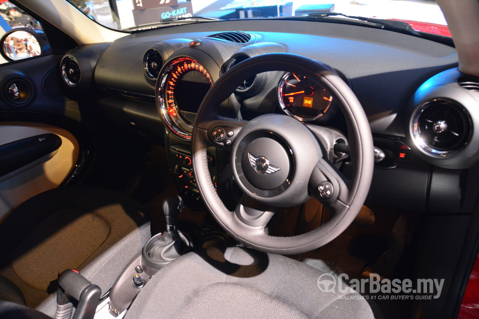 MINI Countryman R60 LCI (2014) Interior
