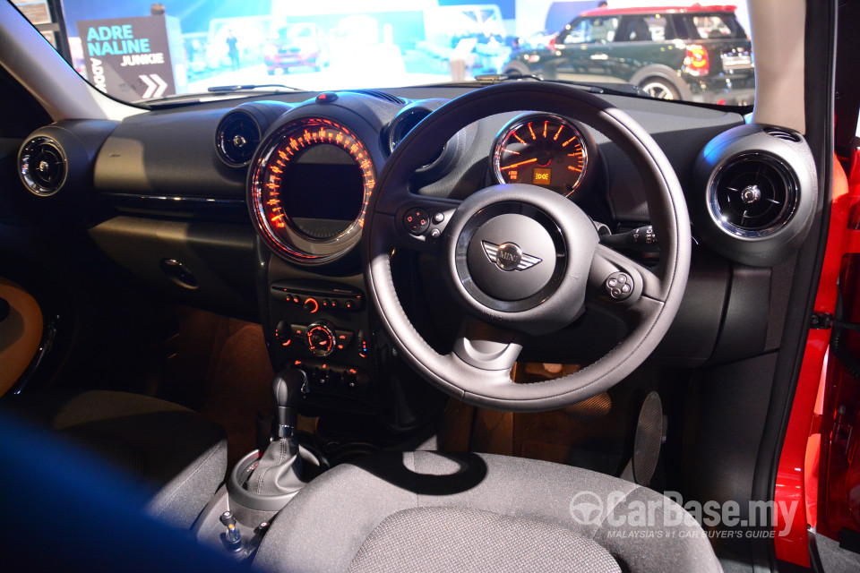 MINI Countryman R60 LCI (2014) Interior