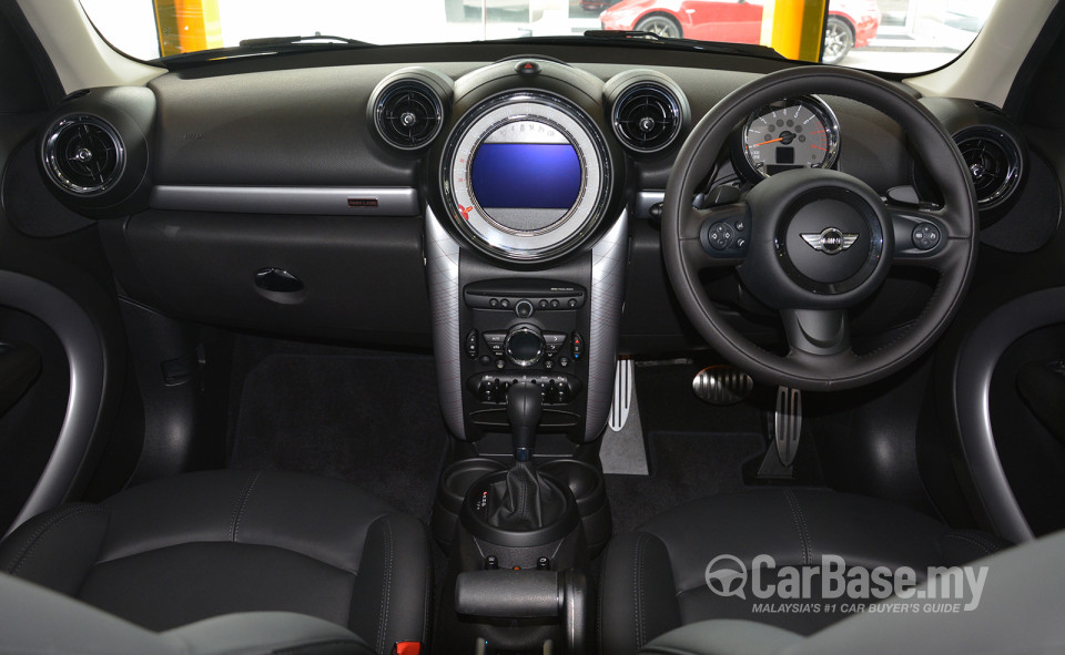 MINI Countryman R60 LCI (2014) Interior
