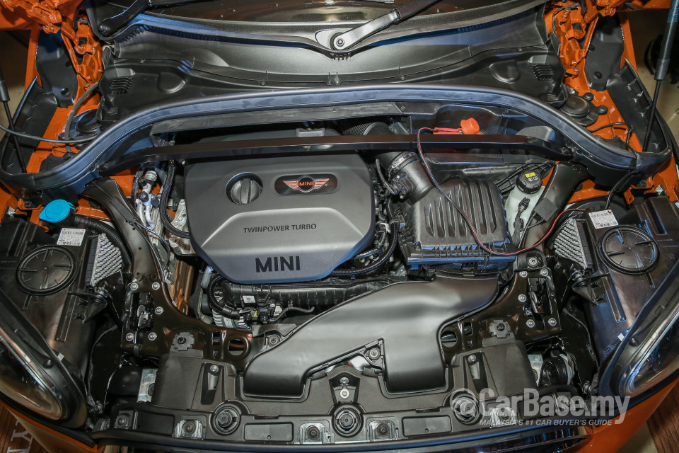 MINI Countryman F60 (2017) Exterior