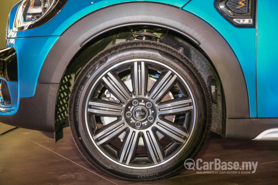 MINI Countryman F60 (2017) Exterior