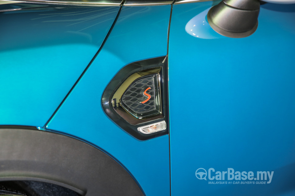 MINI Countryman F60 (2017) Exterior