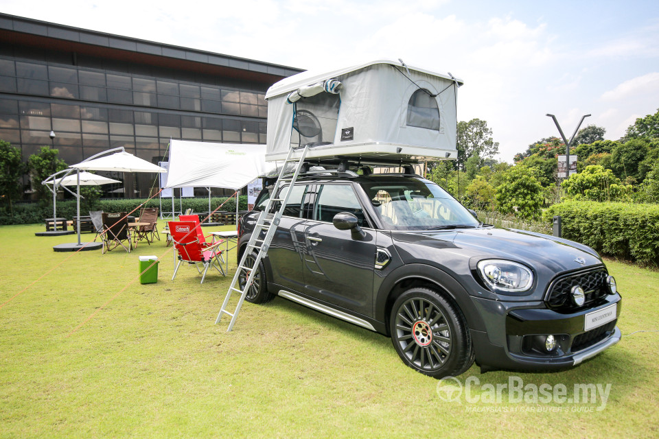 MINI Countryman F60 (2017) Exterior
