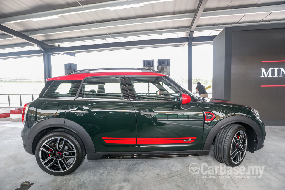 MINI Countryman F60 (2017) Exterior