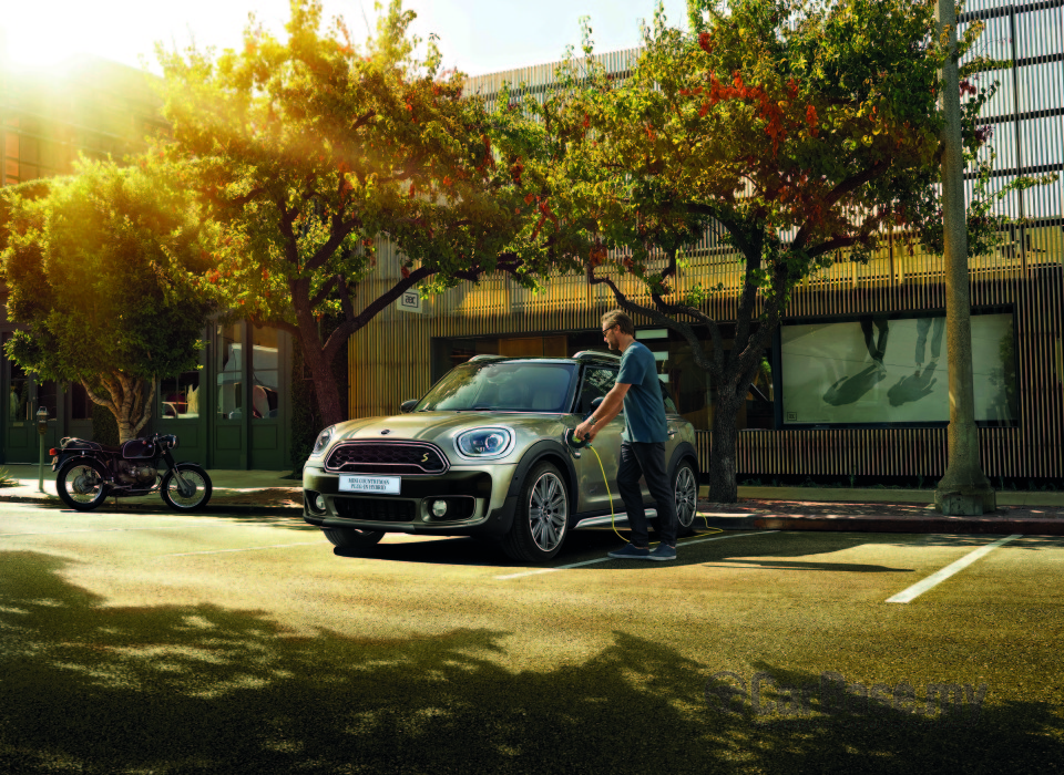 MINI Countryman F60 (2017) Exterior