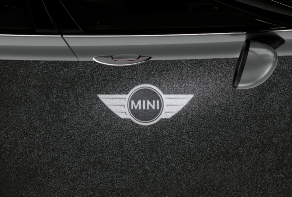 MINI Countryman F60 (2017) Exterior