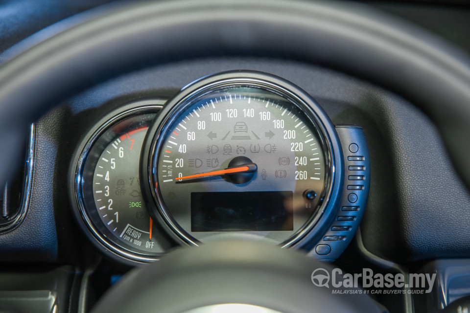 MINI Countryman F60 (2017) Interior
