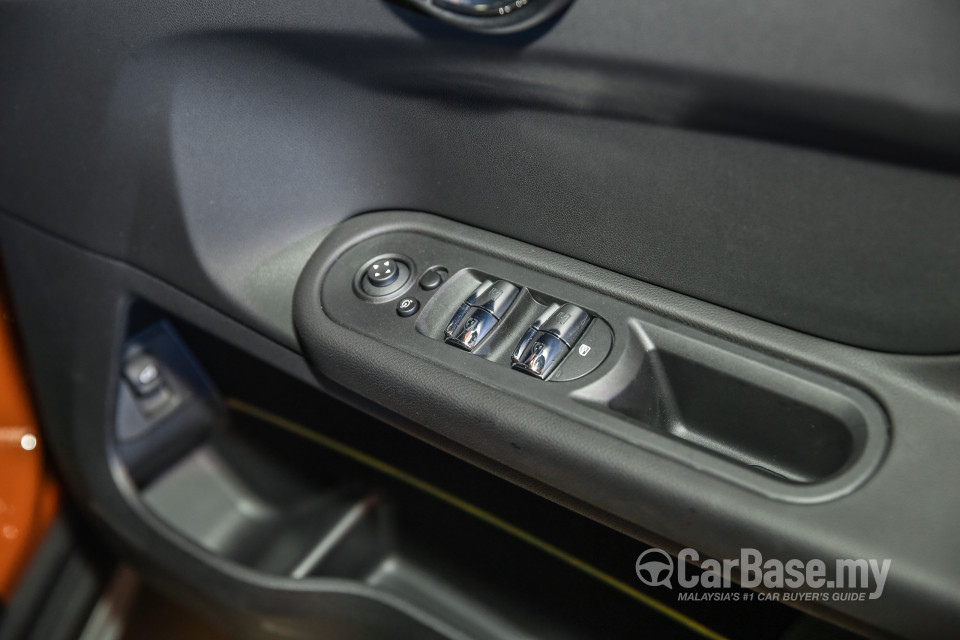 MINI Countryman F60 (2017) Interior